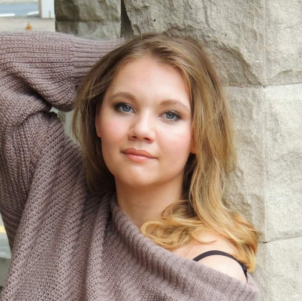 Meet your Posher, Makayla